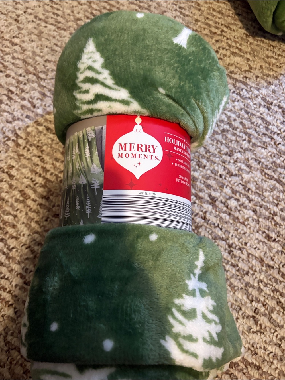 Green Holiday Plush Throw Blanket